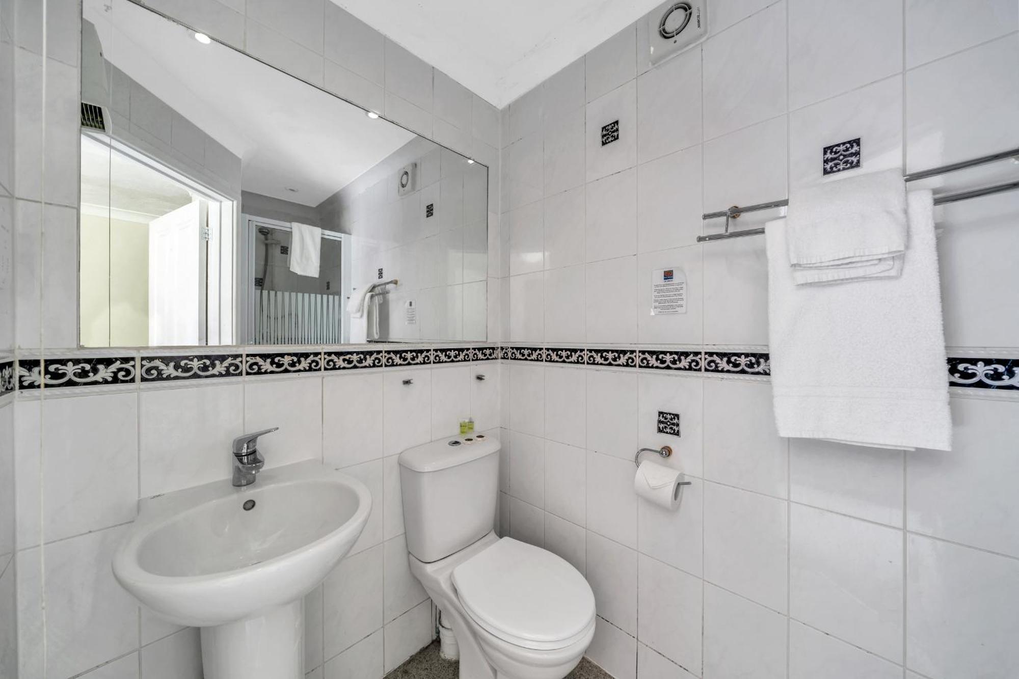 Dial House Hotel Каруторн Екстер'єр фото
