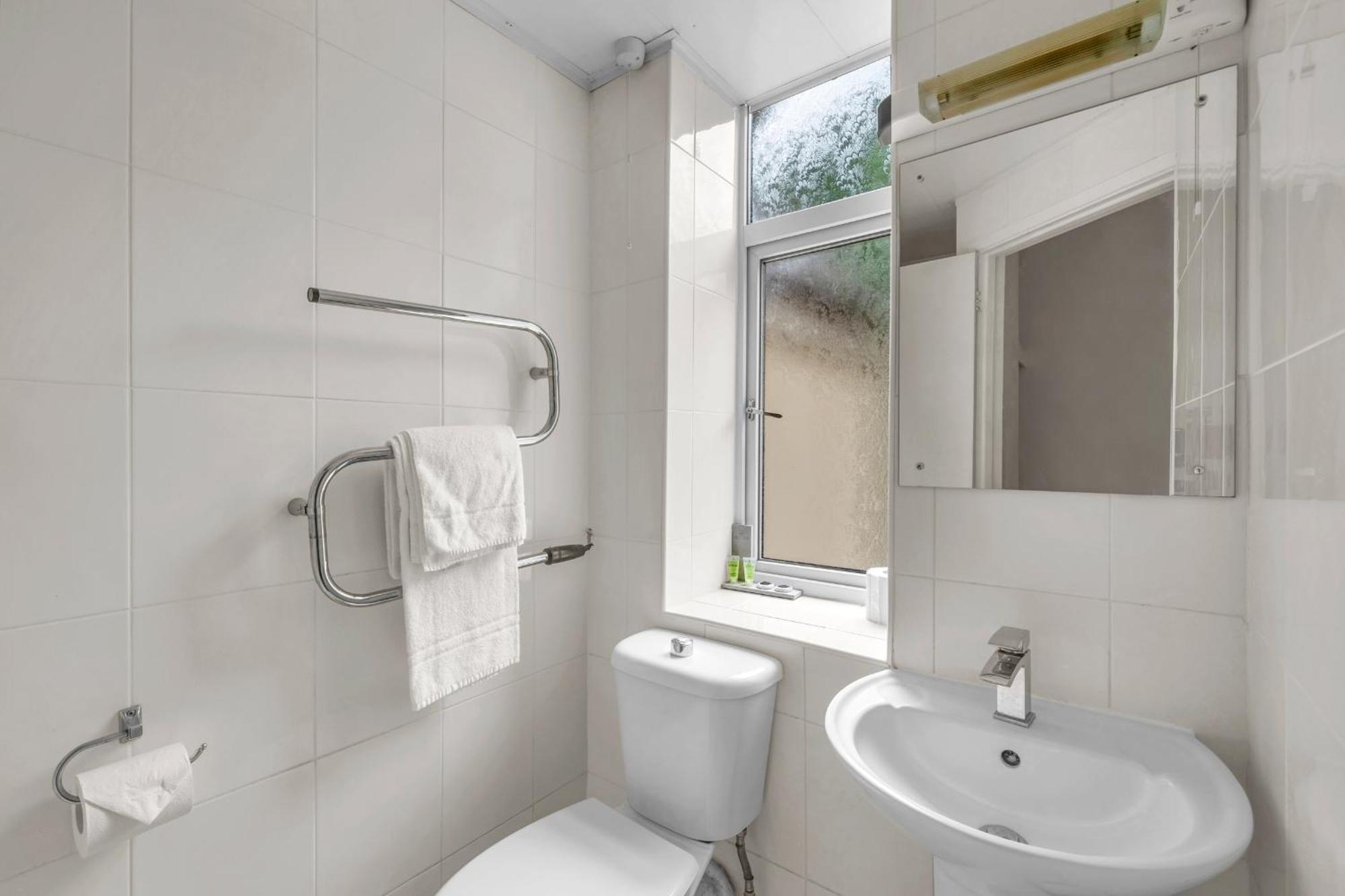 Dial House Hotel Каруторн Екстер'єр фото
